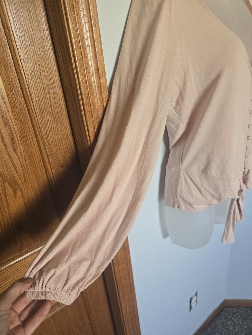 NWOT VENUS Light pink long-sleeved top Button Down Tie Front Womans Small - Picture 5 of 11